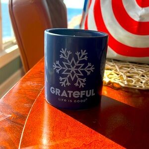 LIFE IS GOOD candle ~ Grateful ~ snowflake ~ 12 oz ~ Apple Pear Jasmin Vanilla